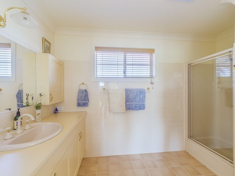 27 Battalion Drive, Cowra NSW 2794