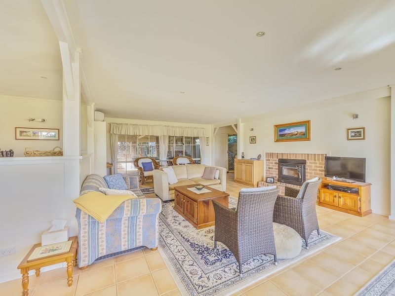 27 Battalion Drive, Cowra NSW 2794