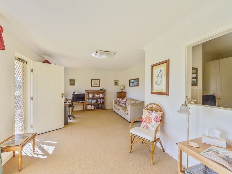 27 Battalion Drive, Cowra NSW 2794