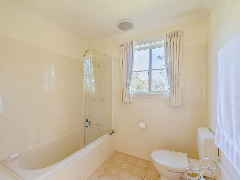 27 Battalion Drive, Cowra NSW 2794