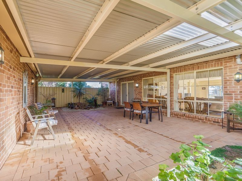 27 Battalion Drive, Cowra NSW 2794