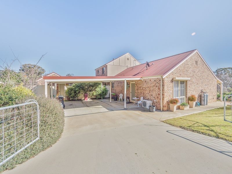 27 Battalion Drive, Cowra NSW 2794
