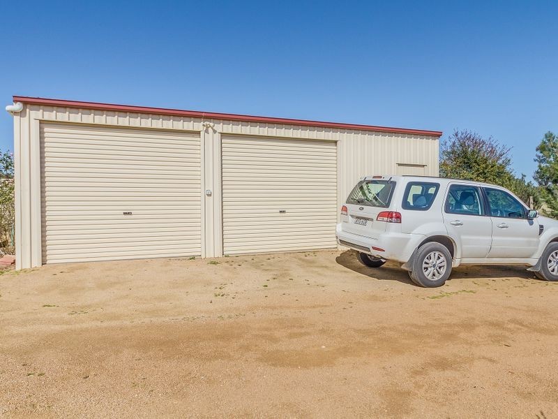 27 Battalion Drive, Cowra NSW 2794