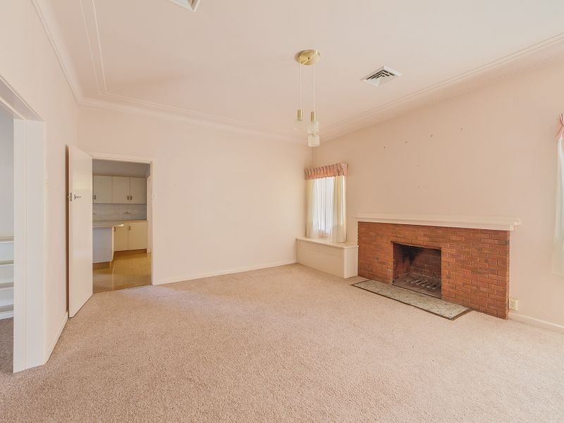 82 Macquarie Street, Cowra NSW 2794