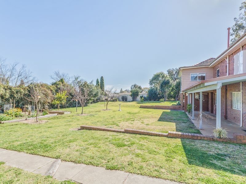 82 Macquarie Street, Cowra NSW 2794