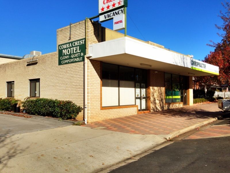 135 a & b Kendal Street, Cowra NSW 2794
