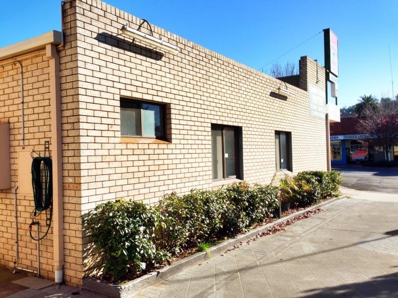 135 a & b Kendal Street, Cowra NSW 2794