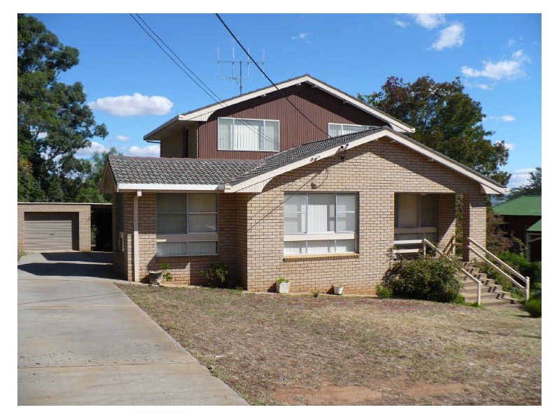 35 Macassar, Cowra NSW 2794