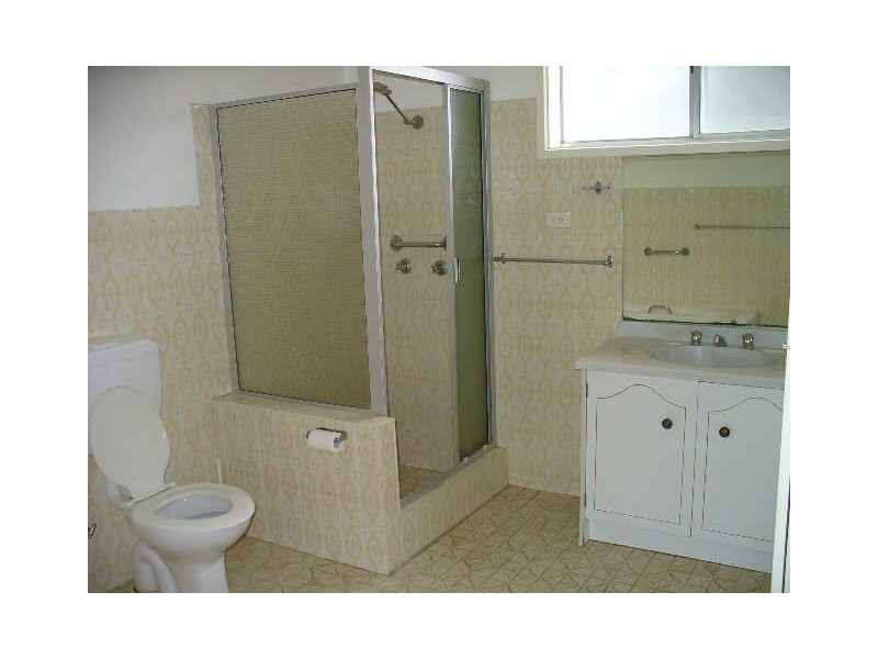 35 Macassar, Cowra NSW 2794