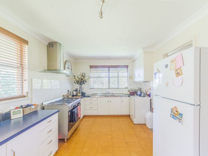 12 Yarrawonga Crescent, Cowra NSW 2794