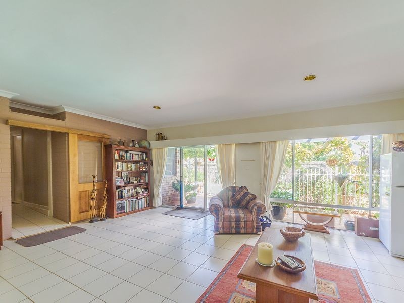 12 Yarrawonga Crescent, Cowra NSW 2794