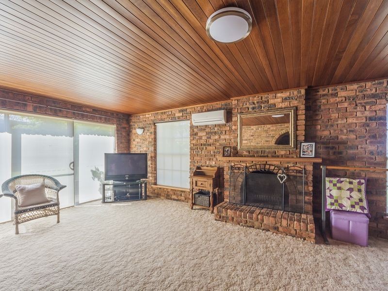 14 Taronga Drive, Cowra NSW 2794