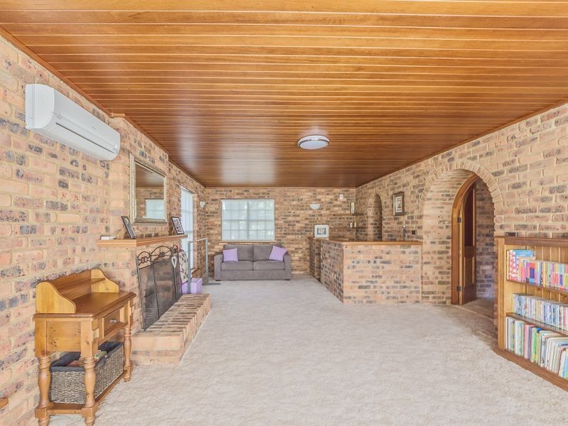 14 Taronga Drive, Cowra NSW 2794