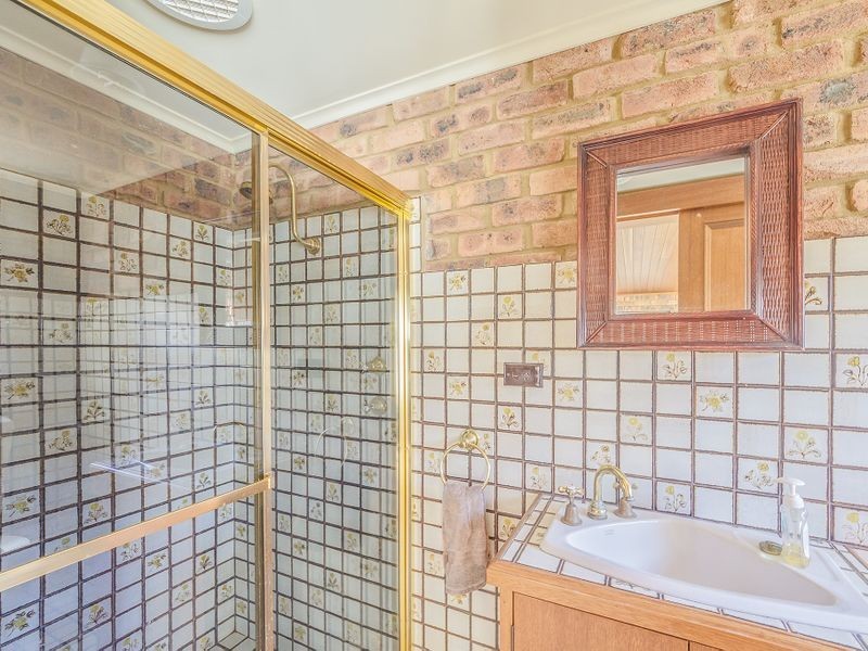 14 Taronga Drive, Cowra NSW 2794