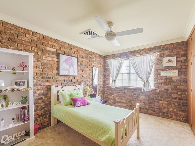 14 Taronga Drive, Cowra NSW 2794