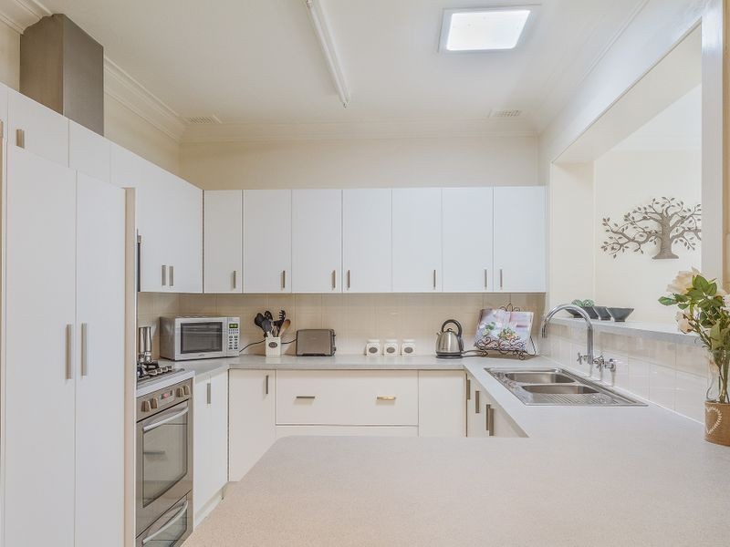 4 Neila Lane, Cowra NSW 2794