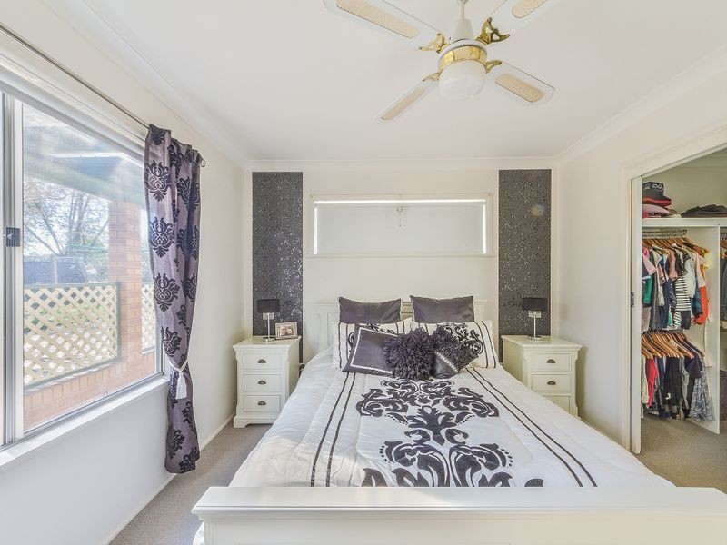 4 Neila Lane, Cowra NSW 2794