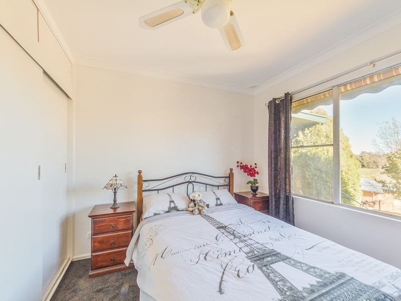 4 Neila Lane, Cowra NSW 2794