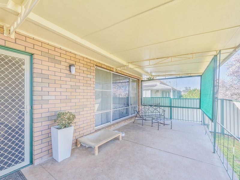 4 Neila Lane, Cowra NSW 2794
