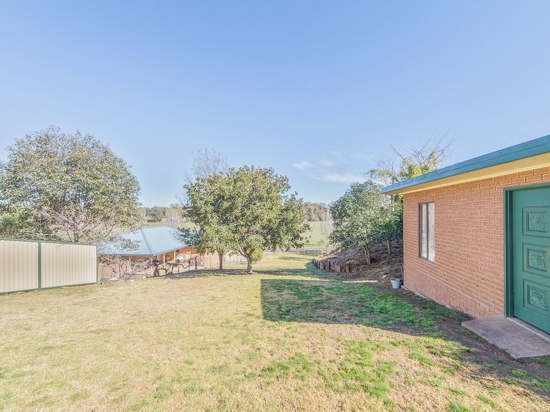 4 Neila Lane, Cowra NSW 2794
