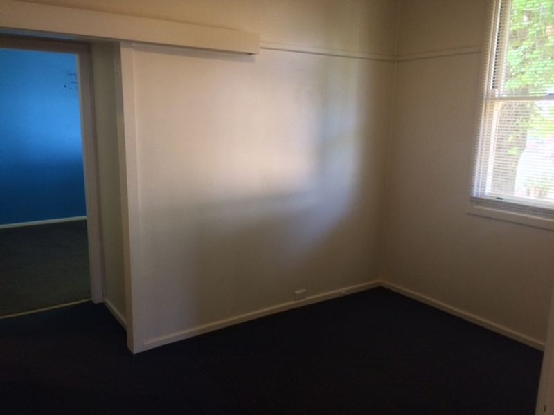 2 Sheahan Street, Cowra NSW 2794