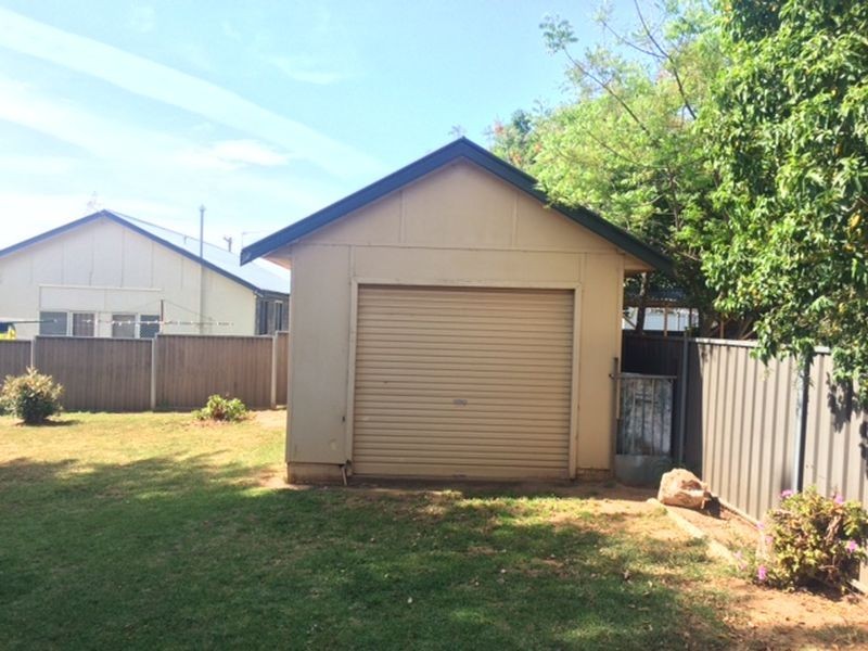 2 Sheahan Street, Cowra NSW 2794