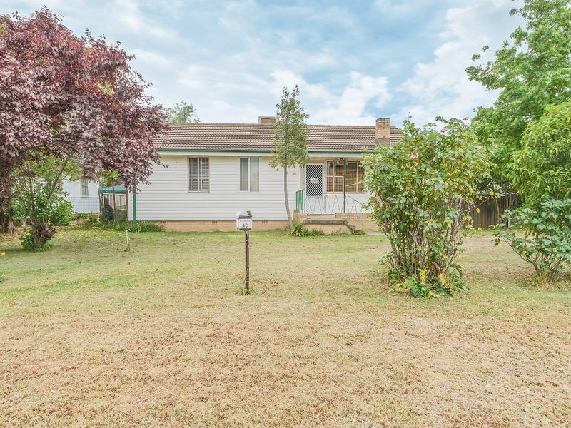 28 Logan Street, Cowra NSW 2794