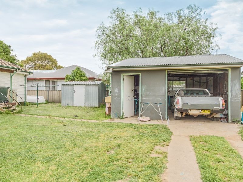 28 Logan Street, Cowra NSW 2794