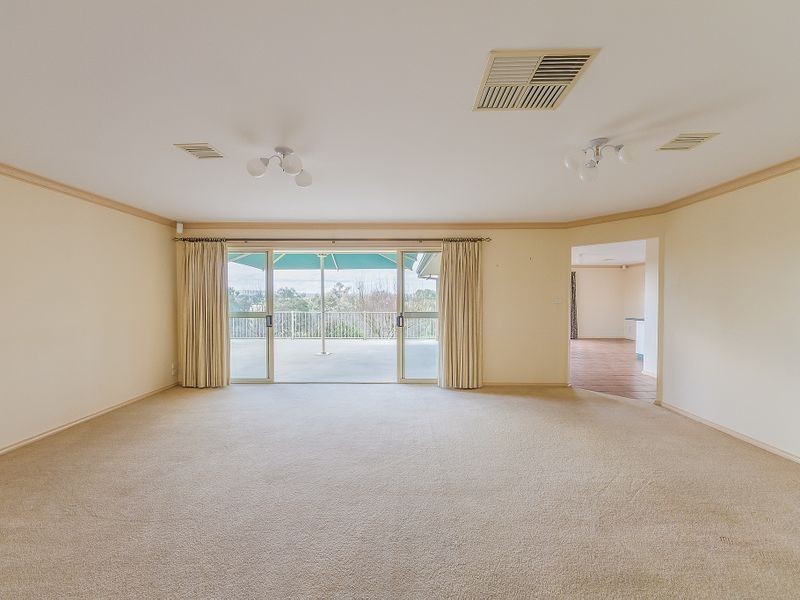 17 Dawson Drive, Cowra NSW 2794