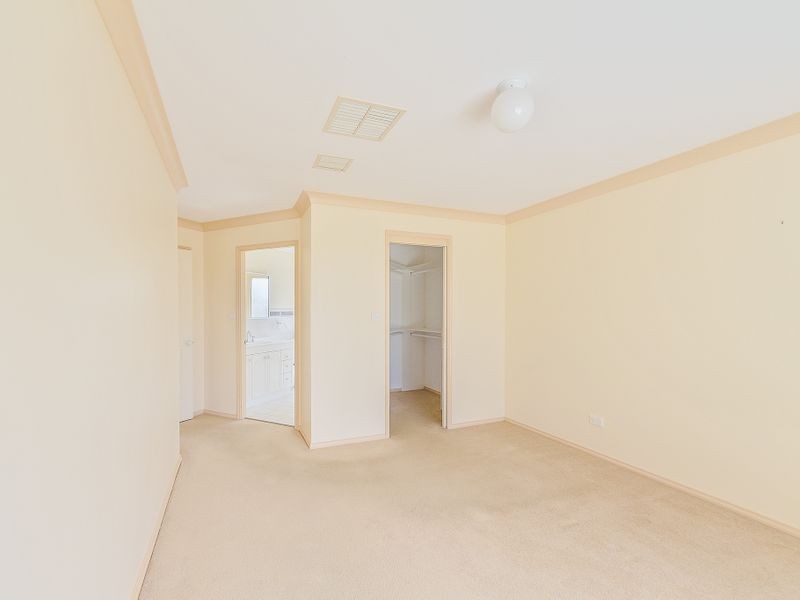 17 Dawson Drive, Cowra NSW 2794