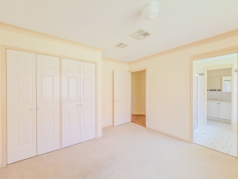 17 Dawson Drive, Cowra NSW 2794