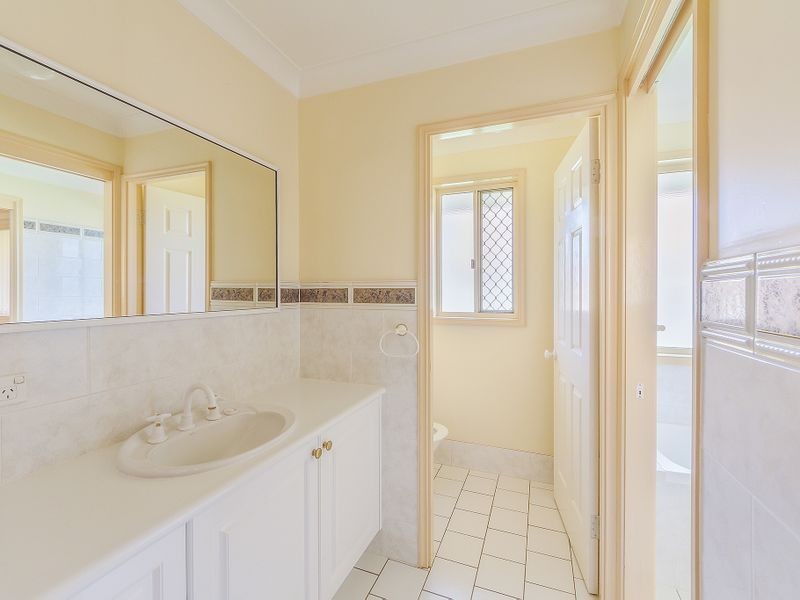 17 Dawson Drive, Cowra NSW 2794
