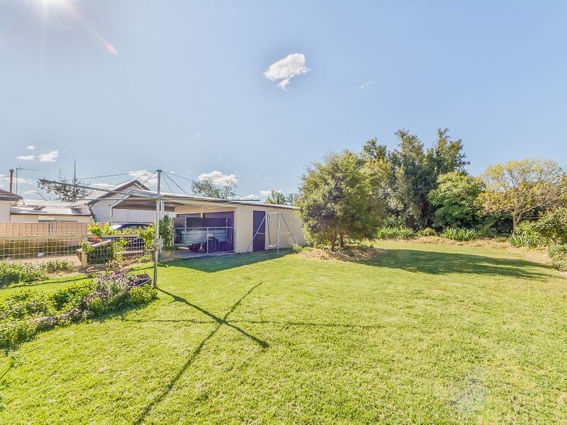 28 Parkes Street, Cowra NSW 2794