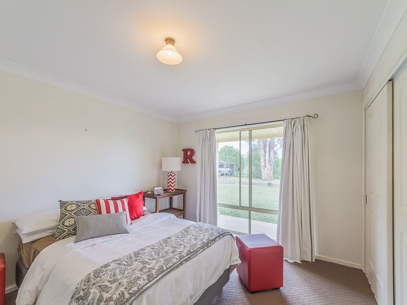 33 Camp Lane, Cowra NSW 2794