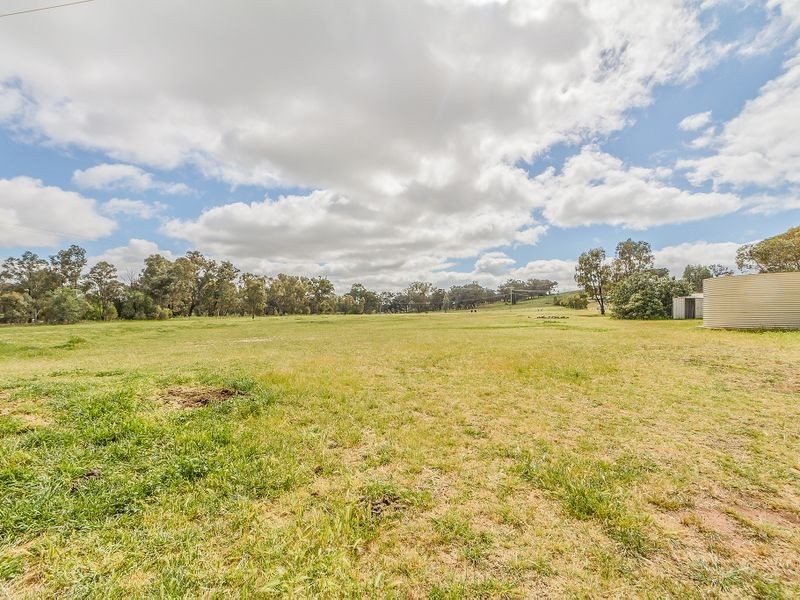 33 Camp Lane, Cowra NSW 2794