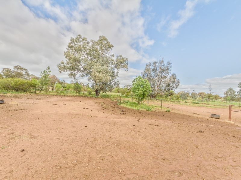 33 Camp Lane, Cowra NSW 2794