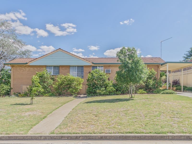 18 Yaldara Crescent, Cowra NSW 2794