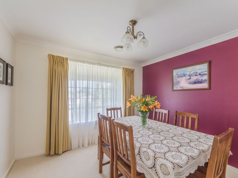 18 Yaldara Crescent, Cowra NSW 2794