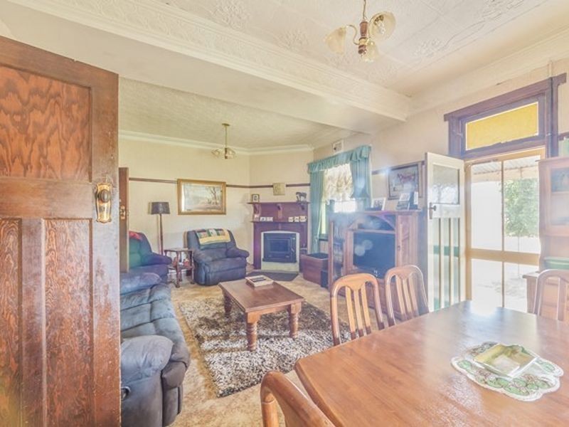 233 A Morongla Road, Cowra NSW 2794