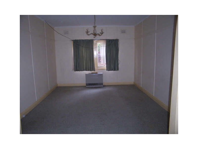 31 Courallie Street, Cowra NSW 2794