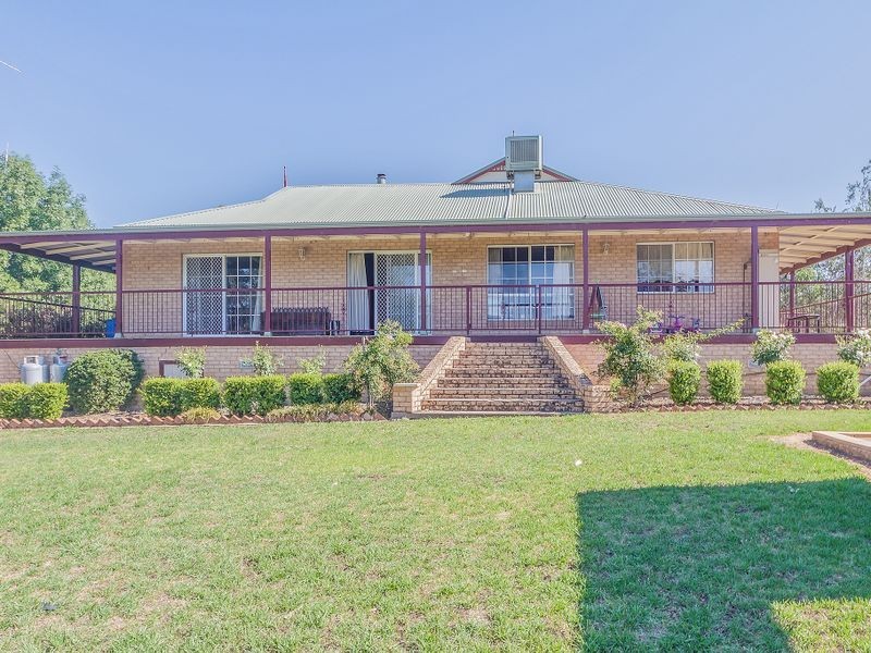 49 Valley View Road, Cowra NSW 2794