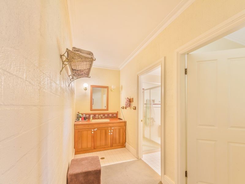 49 Valley View Road, Cowra NSW 2794