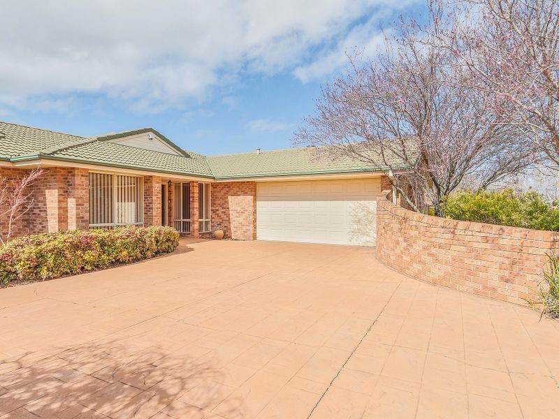 _17 Dawson Drive, Cowra NSW 2794