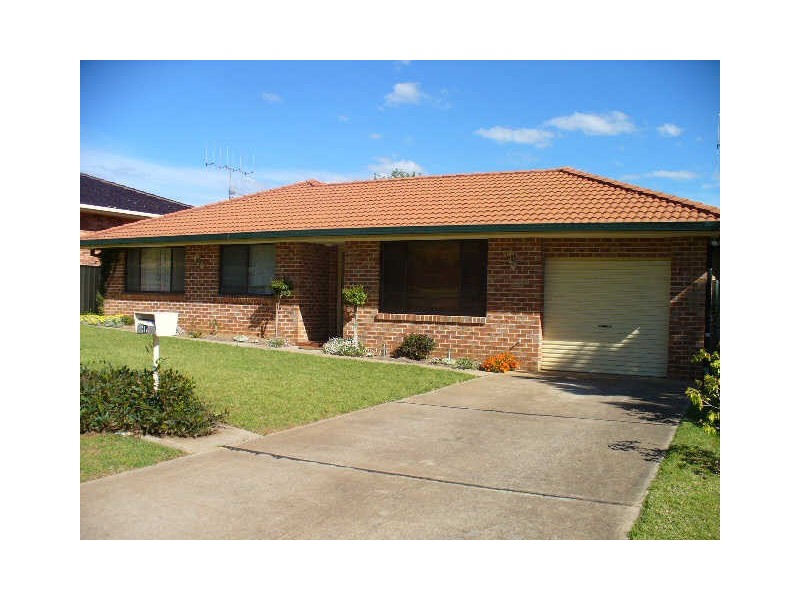 17 Amaroo Avenue, Cowra NSW 2794