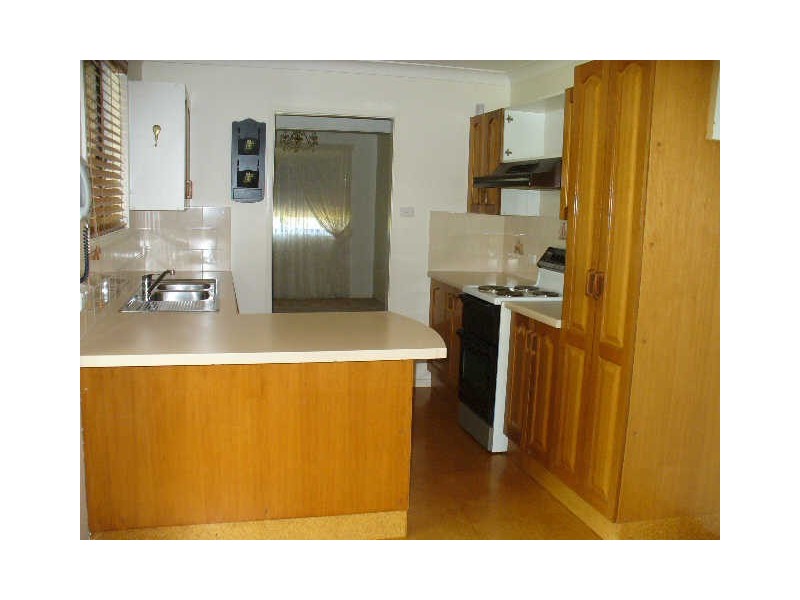 17 Amaroo Avenue, Cowra NSW 2794