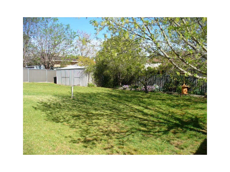 17 Amaroo Avenue, Cowra NSW 2794