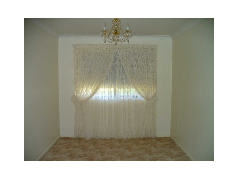 17 Amaroo Avenue, Cowra NSW 2794