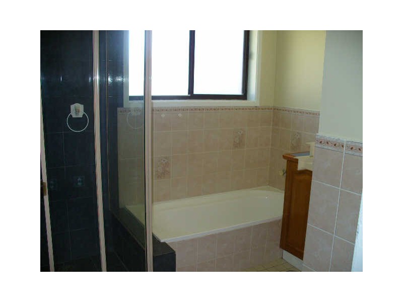 17 Amaroo Avenue, Cowra NSW 2794