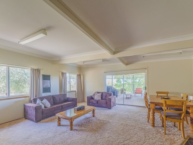 14 Yarrawonga Crescent, Cowra NSW 2794