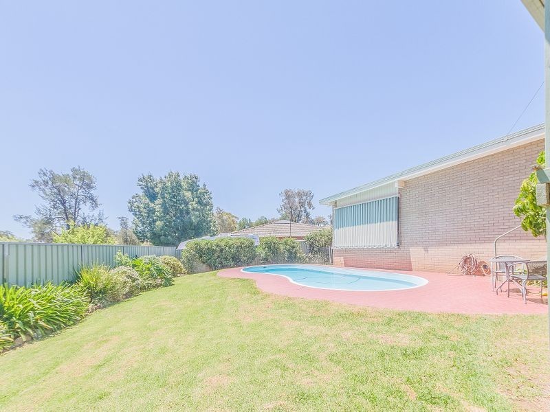 14 Yarrawonga Crescent, Cowra NSW 2794